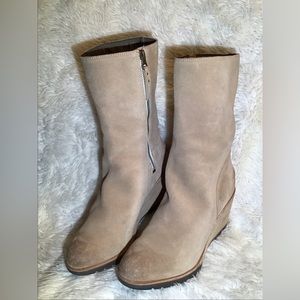 Sorel After Hours mid beach suede boots size 10